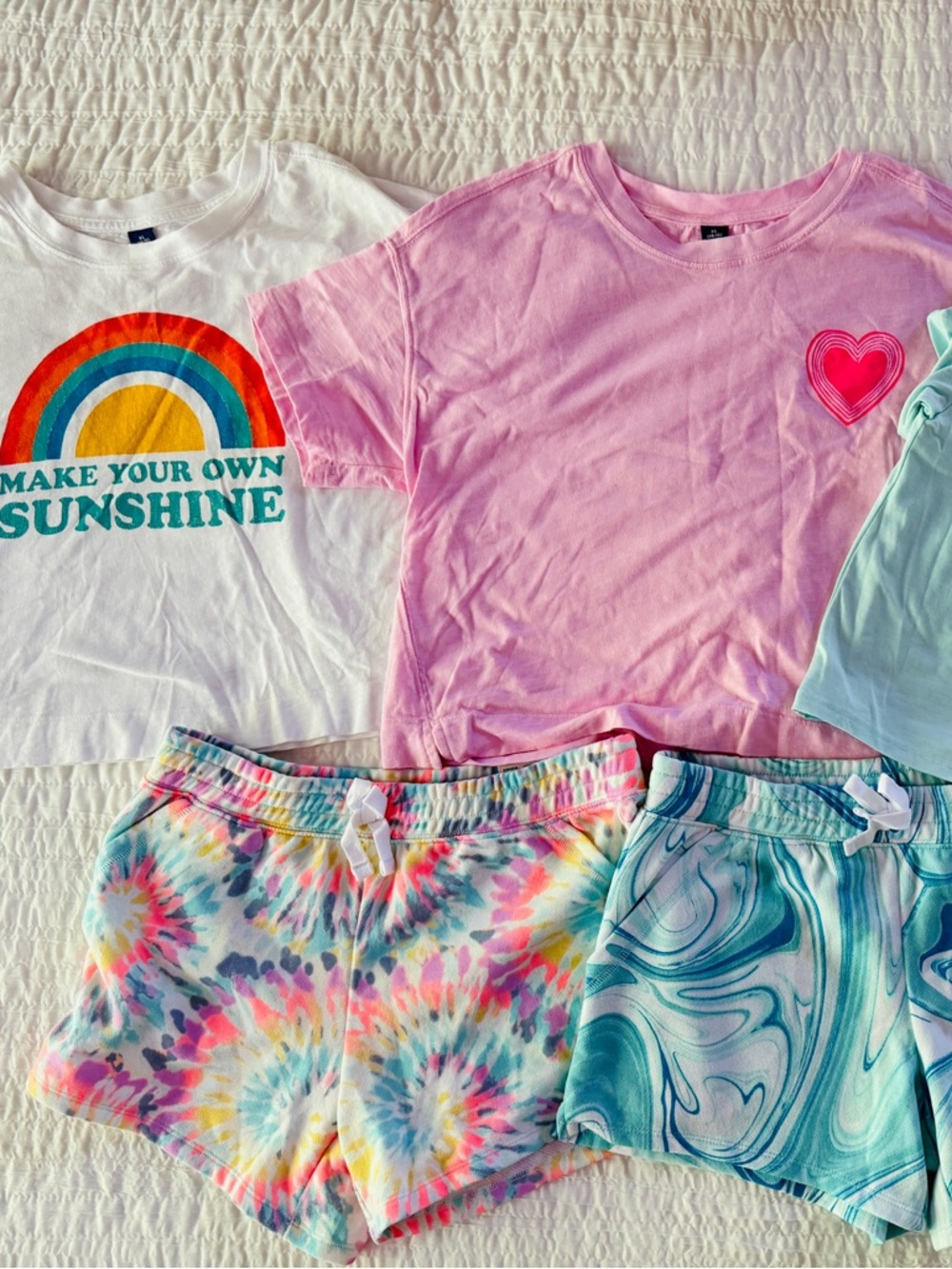 Girls tops and shorts bundle( Size 14/16)